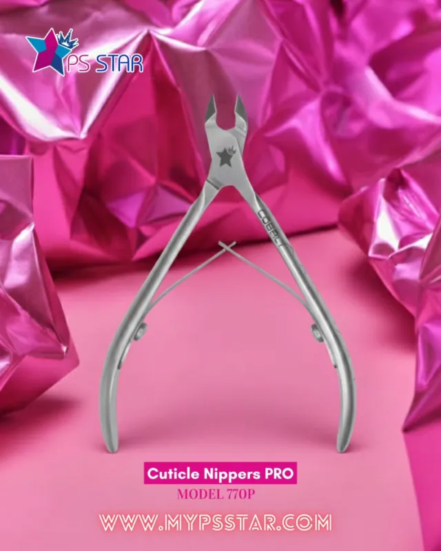 ✨ Introducing Ps Star model 770P ✨
The cuticle nipper your hands and feet have been waiting for. With 4 mm precision cutting and an ergonomic, lightweight design, it's perfect for both manicure and pedicure! 👐🦶✅ Stainless steel with cobalt alloy = professional durability & sharpness.
💎 Ultra-smooth and safe cutting for flawless results without skin damage.
🎯 Balanced design: comfort and control in every use.👉 Give your clients the Ps Star experience they deserve.
What manicure or pedicure look will you create first?
.✨ Descubre el modelo 770P de Ps Star ✨
La herramienta que tus manos y pies estaban esperando: corta cutículas con precisión de 4 mm, ¡con diseño ergonómico y liviano lo hace ideal para manicura y pedicura! 👐🦶✅ Acero inoxidable con aleación de cobalto = durabilidad y filo profesional.
💎 Corte ultra suave y seguro, para resultados impecables sin dañar la piel.
🎯 Diseño balanceado: comodidad y control en cada uso.👉 Dale a tus clientes la experiencia Ps Star que merecen.
¿Cuál será tu primer diseño con este aliado?
.
#manicurepedicure #cuticlenippers #nailtech #nailtools #professionalnails